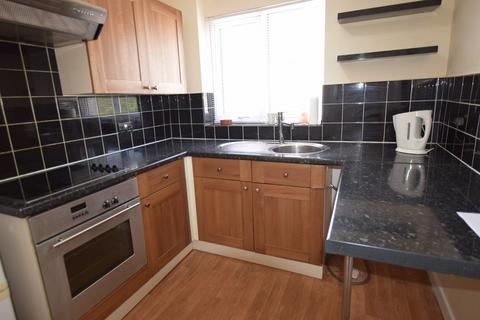 2 bedroom flat to rent, Seaford Court, 14 Argyll Road