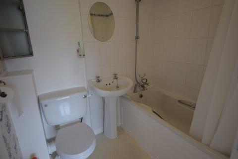 2 bedroom flat to rent, Seaford Court, 14 Argyll Road