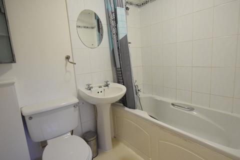 2 bedroom flat to rent, Seaford Court, 14 Argyll Road