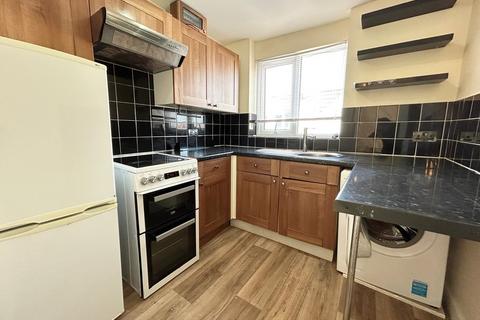 2 bedroom flat to rent, Seaford Court, 14 Argyll Road