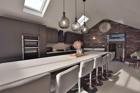 4 bedroom cottage for sale, High Street, Gilling West