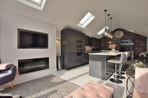 4 bedroom cottage for sale, High Street, Gilling West