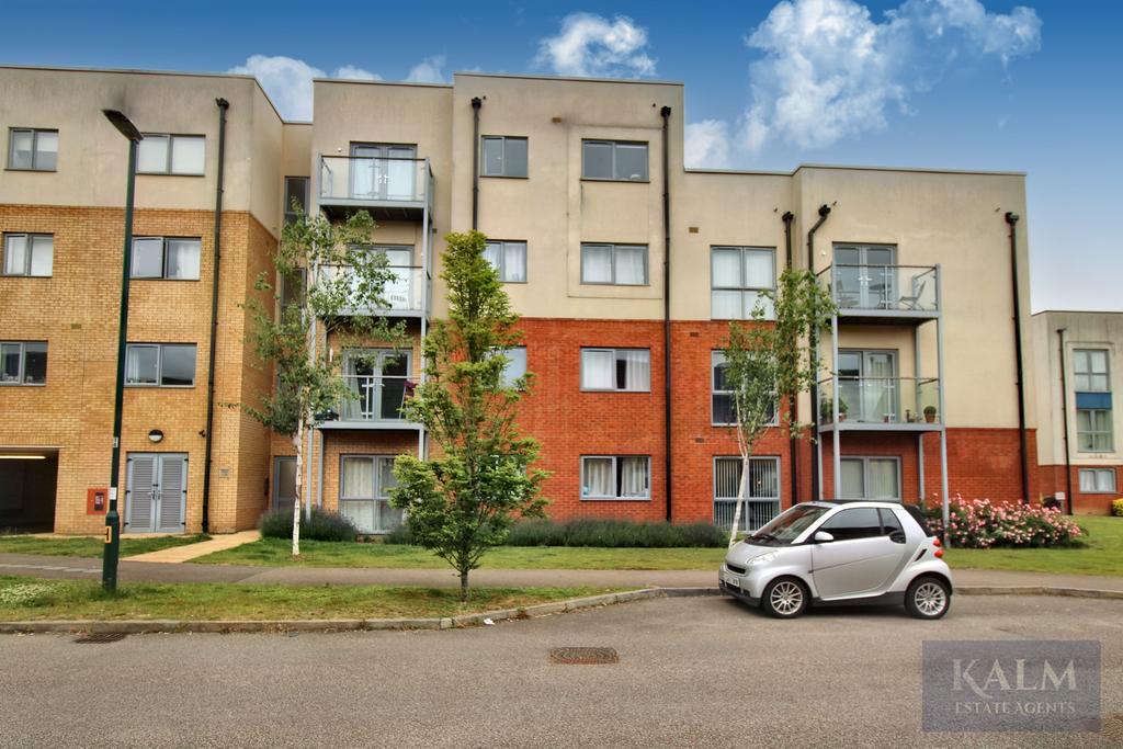 Admiral Drive, Stevenage SG1 2 bed apartment £240,000
