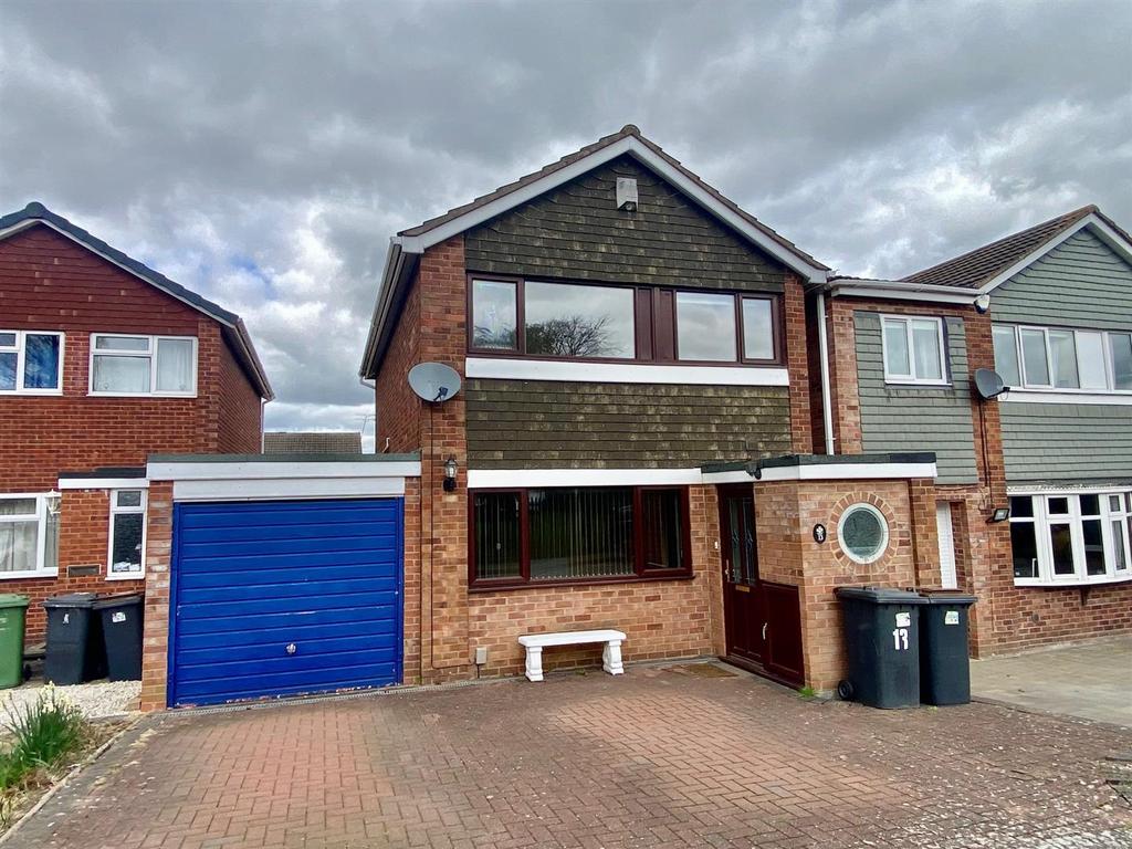 Skye Close, Glendale, Nuneaton 3 bed link detached house £215,000