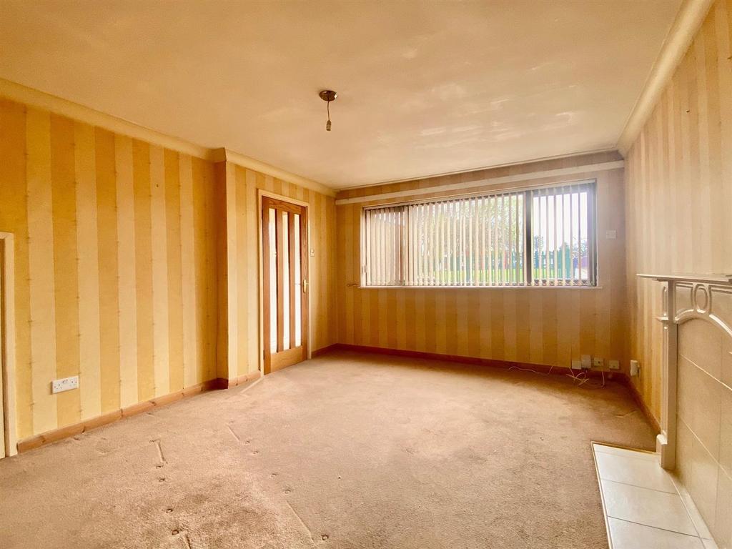 Skye Close, Glendale, Nuneaton 3 bed link detached house £215,000