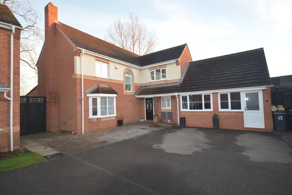 Larkspur Grove, Bedworth 4 bed detached house £450,000