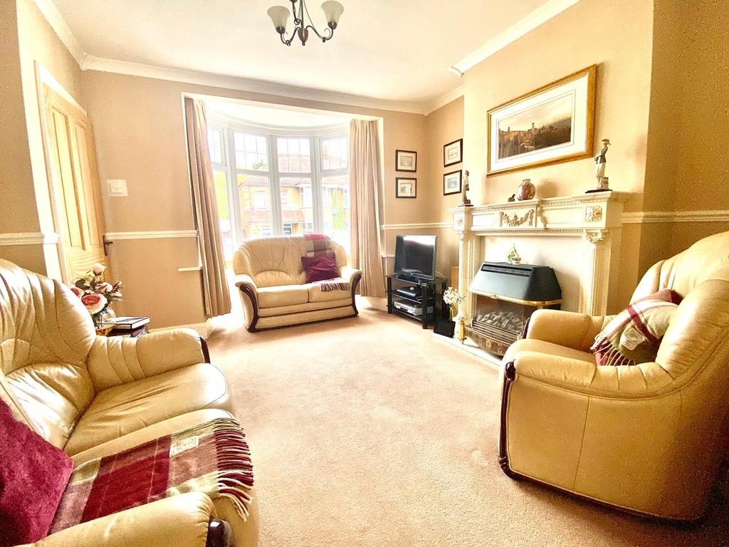 Ryde Avenue, Weddington, Nuneaton 3 bed detached house £225,000
