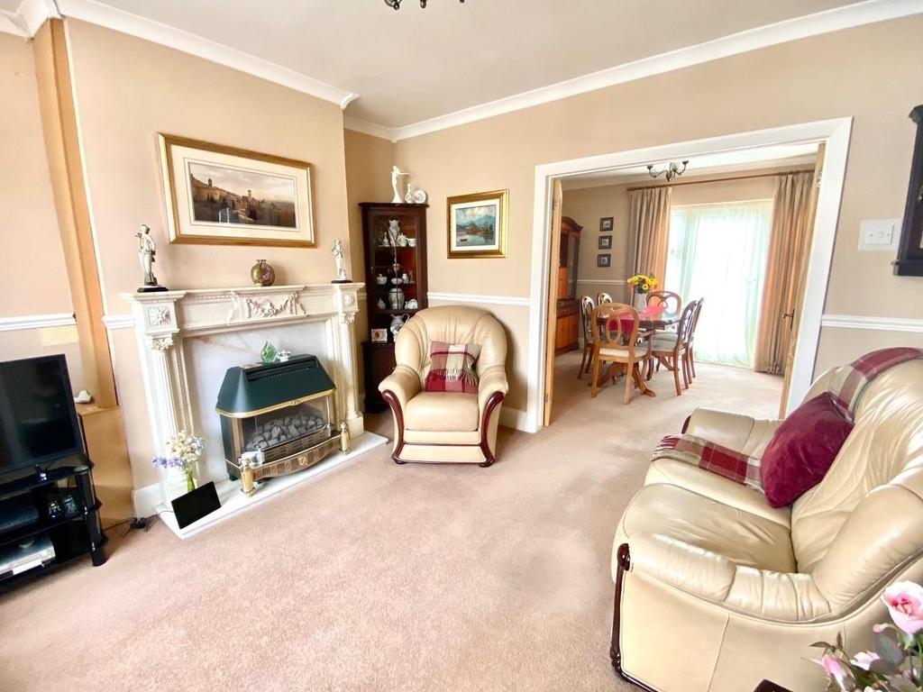 Ryde Avenue, Weddington, Nuneaton 3 bed detached house £225,000