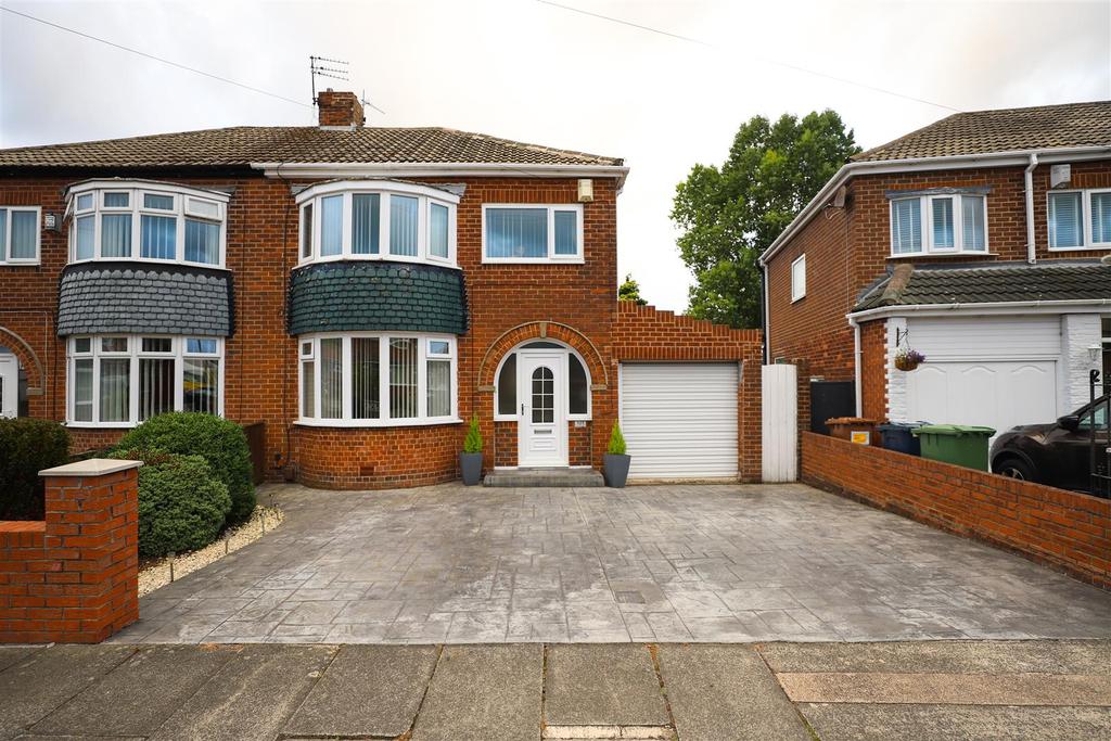 Killingworth Drive, Barnes, Sunderland 3 bed semidetached house £229,950