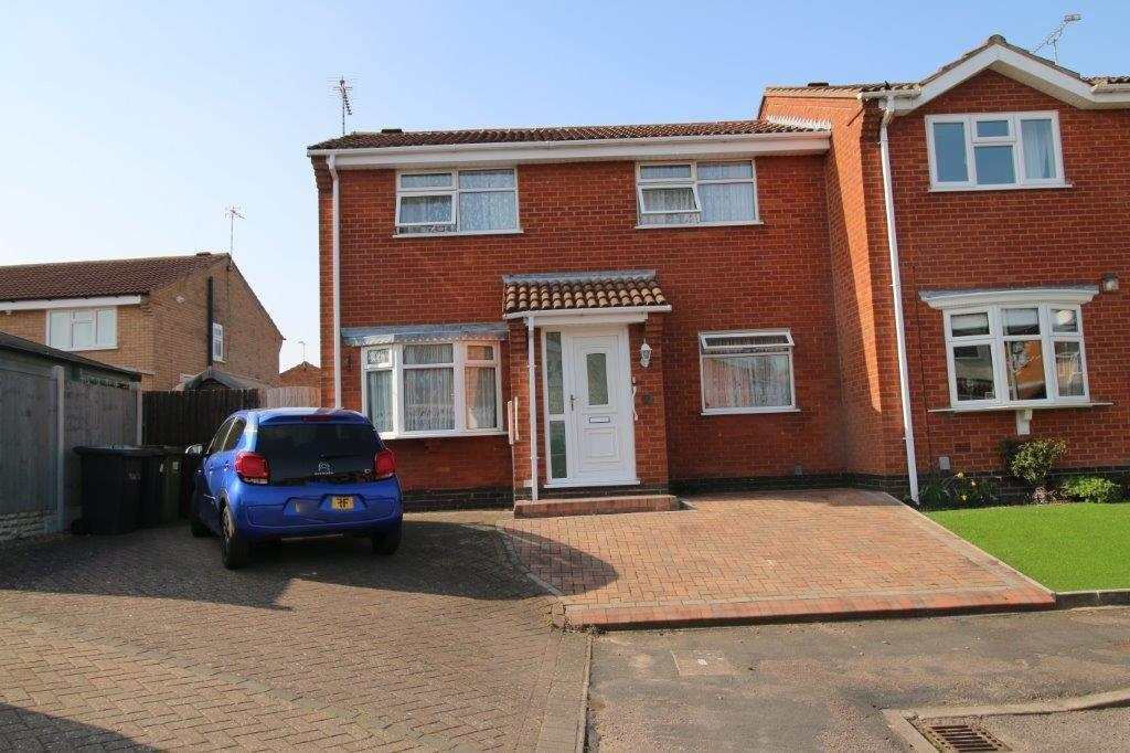 Epsom Close, Bedworth 3 bed semidetached house £225,000