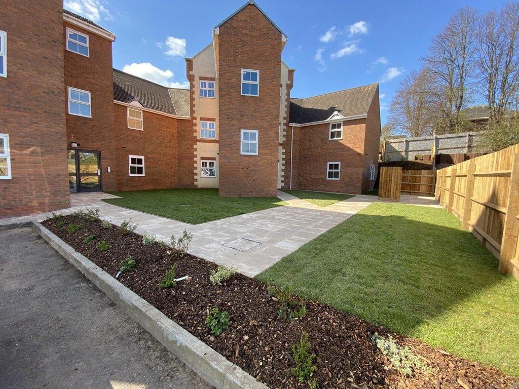 Ezra Gardens, Chapel Street, Bedworth 2 bed flat £130,000