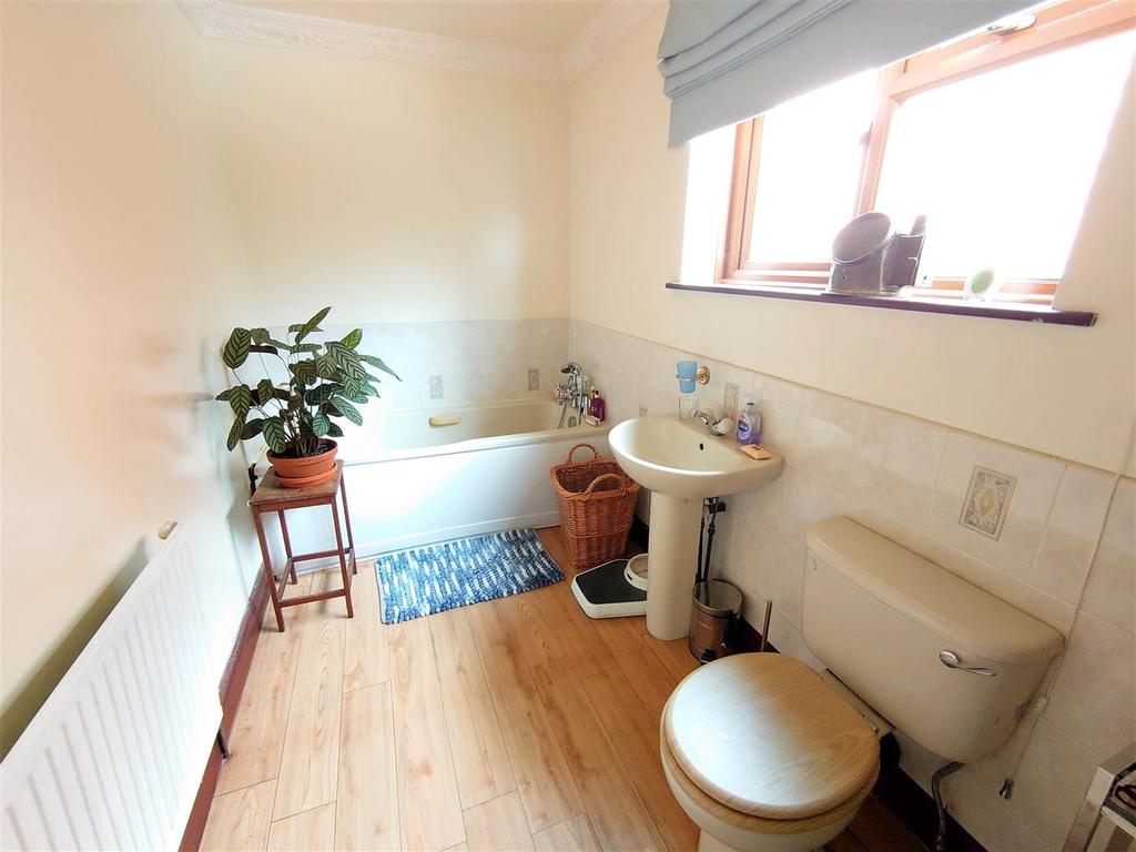 Family Bathroom.jpg