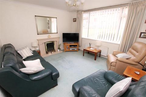 38 Hamlin Gardens, Exeter, EX1 3AD