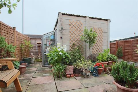 38 Hamlin Gardens, Exeter, EX1 3AD