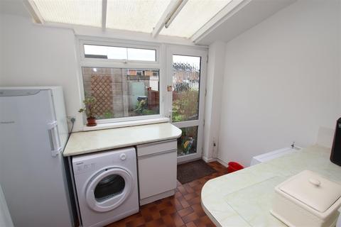 38 Hamlin Gardens, Exeter, EX1 3AD