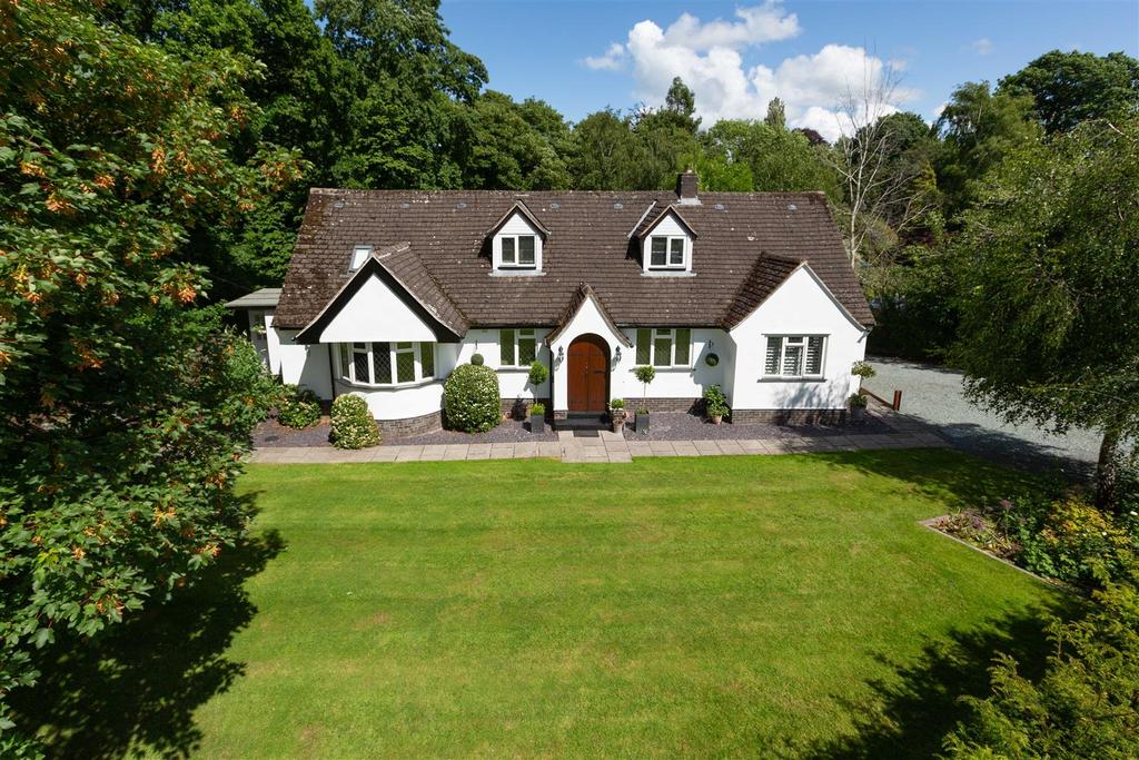 1 Dunedin Drive, Shrewsbury SY3 9BH 5 bed detached house £1,100,000