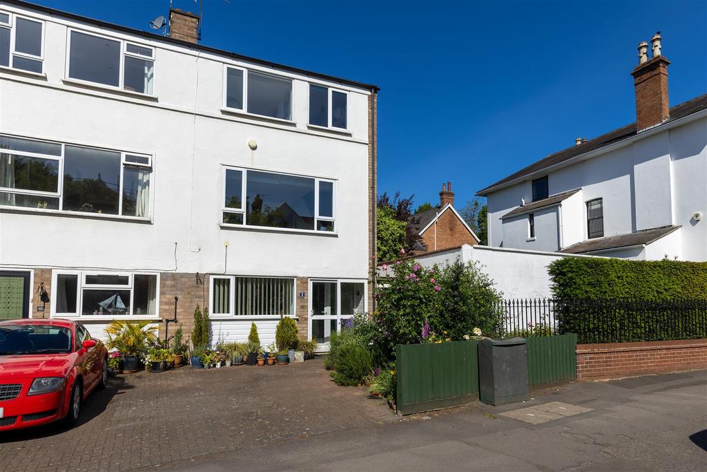 Clarendon Street, Leamington Spa 4 bed semidetached house for sale £