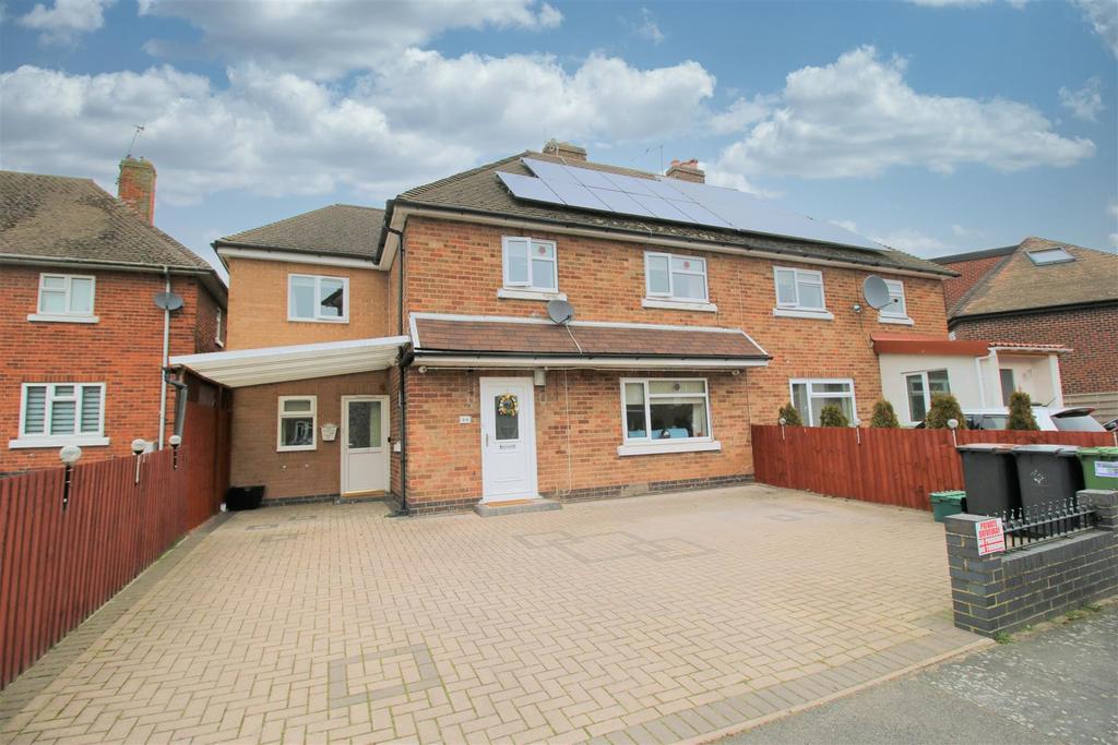 Beechwood Road, Bedworth 4 bed semidetached house £260,000