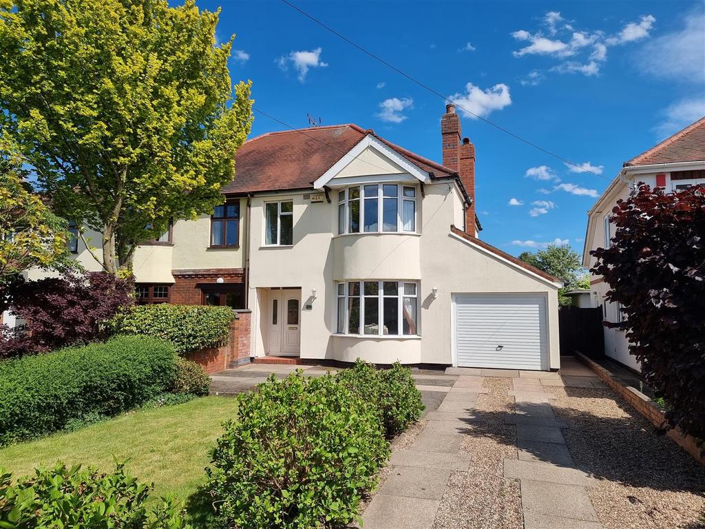 Higham Lane, Nuneaton 3 bed semidetached house £310,000