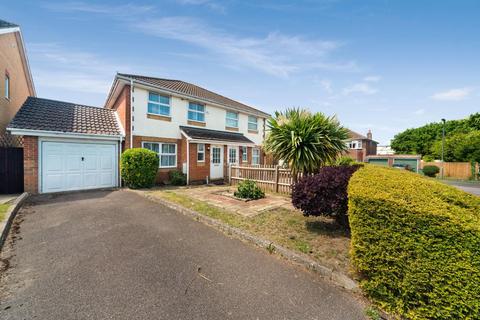 39d Cox Lane, Epsom, KT19 9LZ