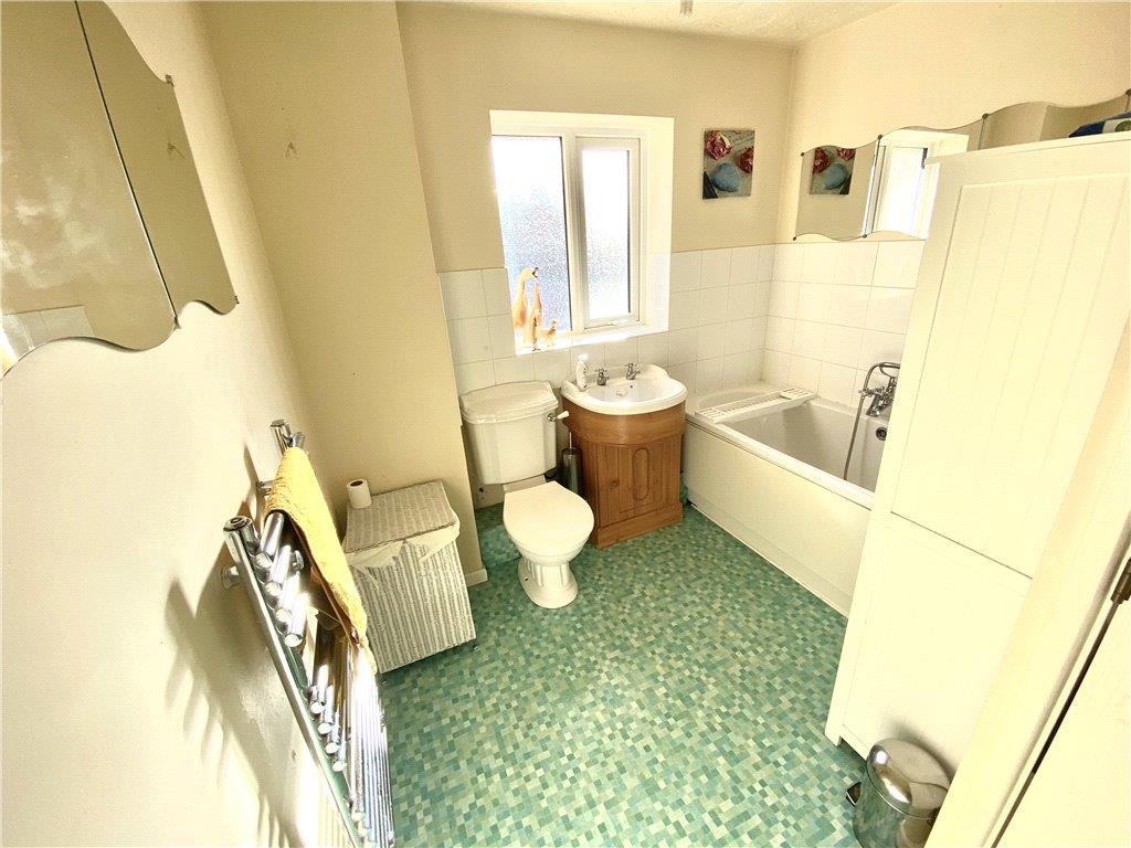 Bathroom.jpg