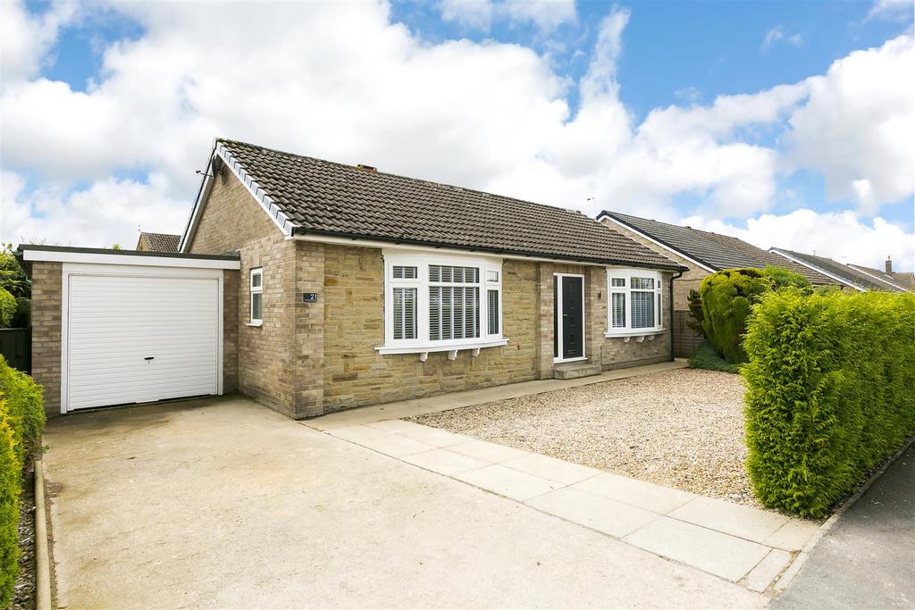 Orchard Gardens, Pocklington, York 4 bed detached bungalow £450,000