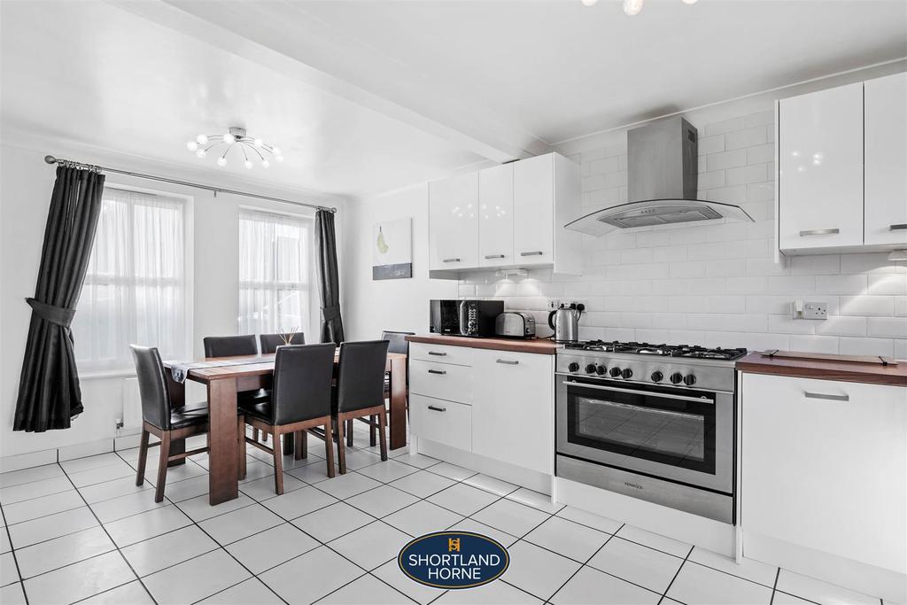 Tilehurst Drive, Banner Brook, Coventry 3 bed detached house £385,000