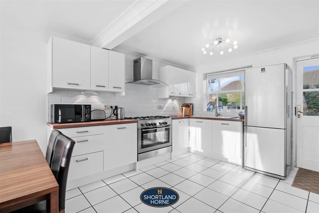 Tilehurst Drive, Banner Brook, Coventry 3 bed detached house £385,000