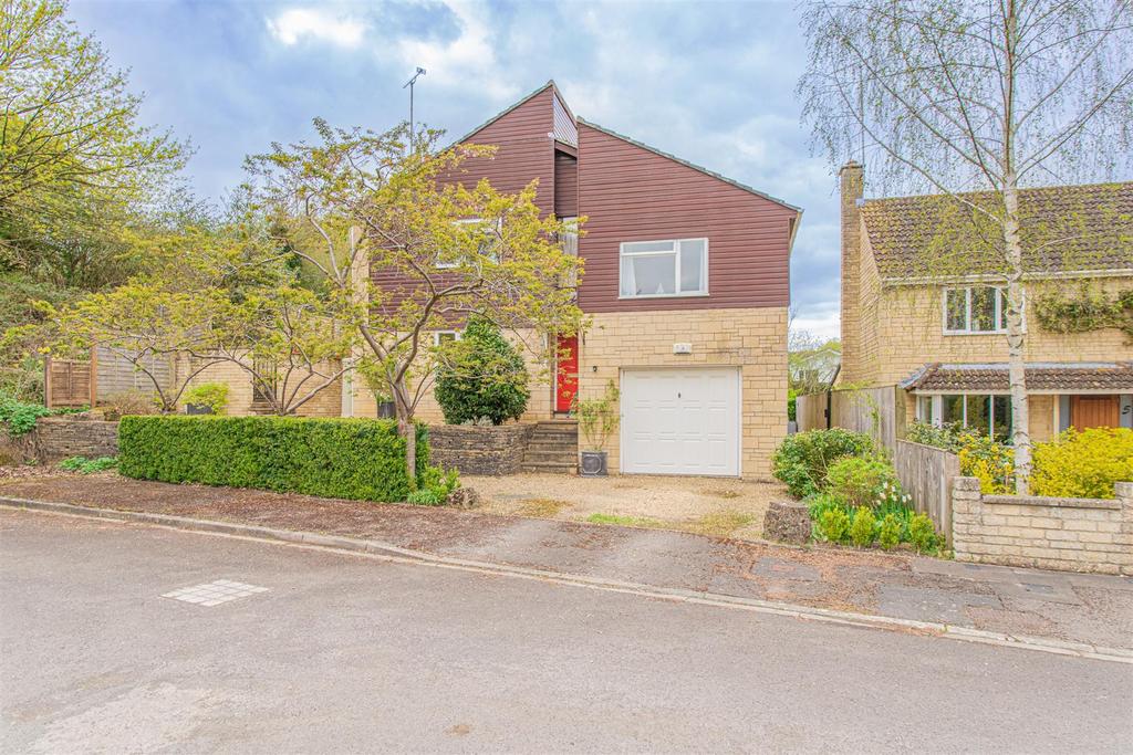 Charlwood Road, 4 bed detached house for sale £625,000