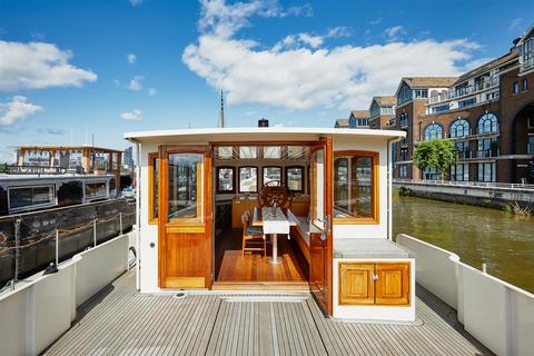 3 bedroom houseboat for sale, Plantation Wharf, Battersea, SW11