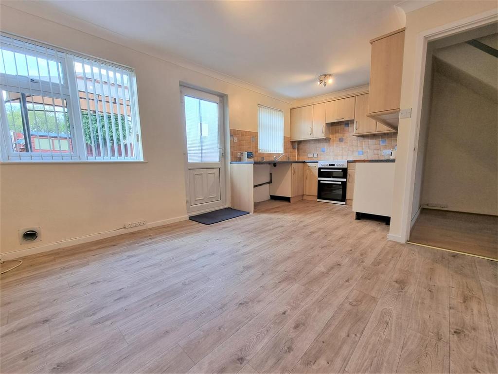 Kingswood Road, Nuneaton 3 bed terraced house £165,000