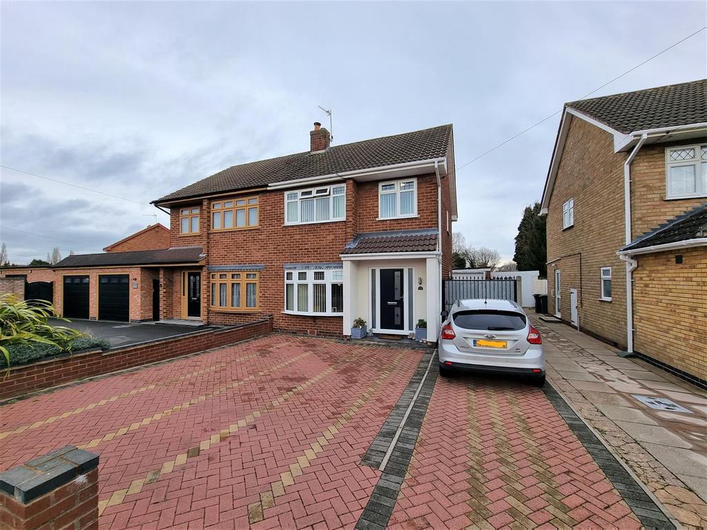 Stonewell Crescent, Whitestone 4 bed detached house £330,000