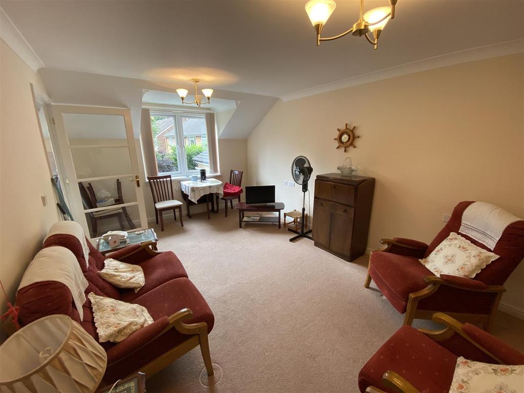 Stafford Road, Caterham 1 bed retirement property £130,000
