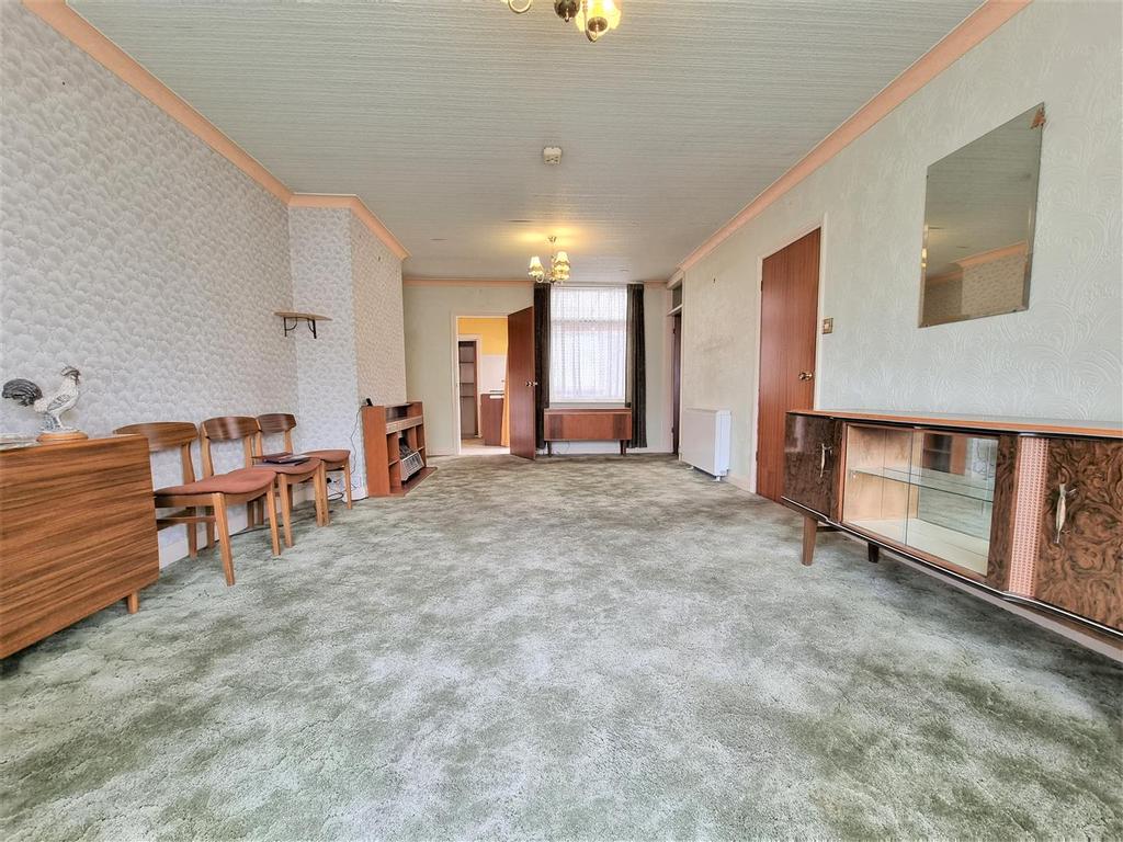 Glenfield Avenue, Weddington, Nuneaton 3 bed detached house £215,000