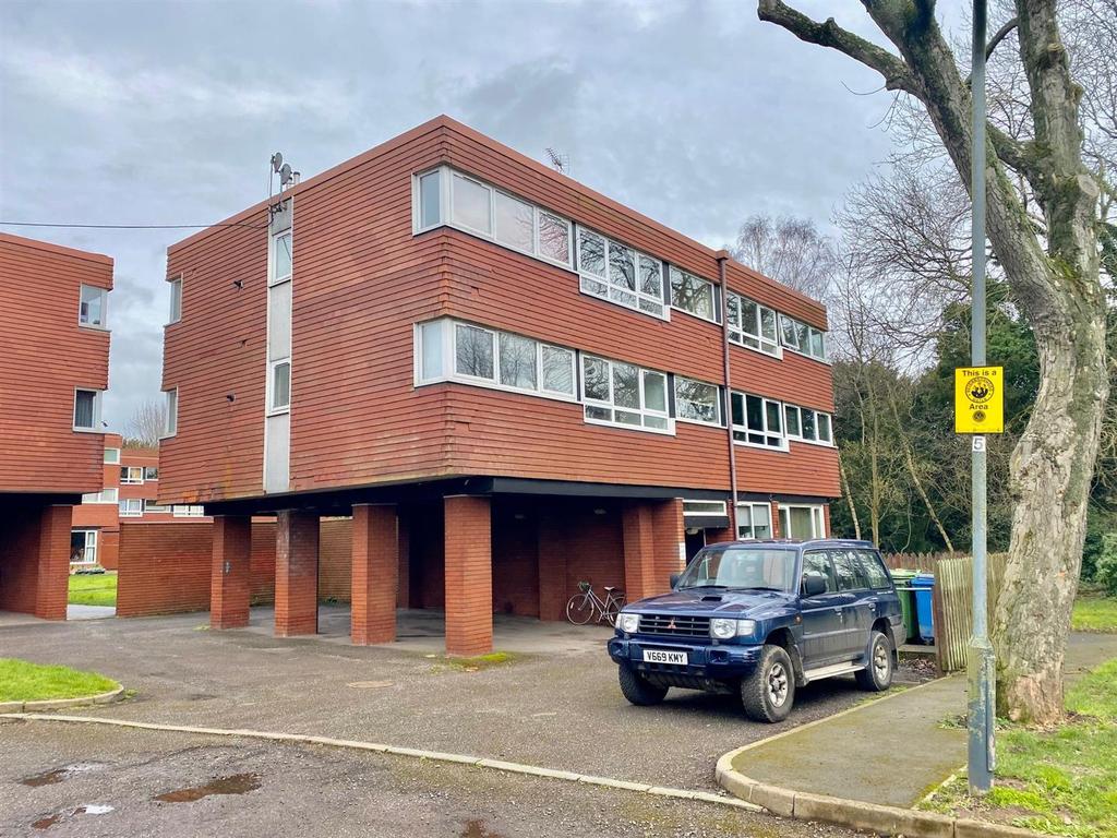 Cleaver Gardens, Weddington, Nuneaton 2 bed flat £115,000