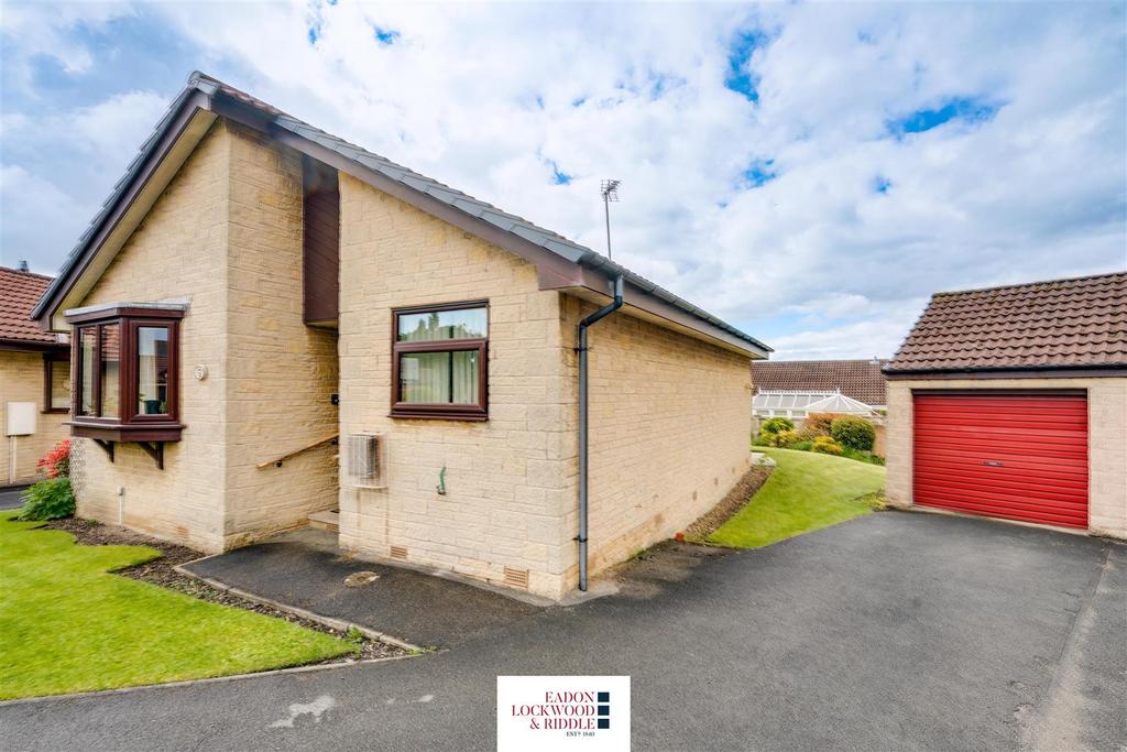 Grange Court, Wickersley, Rotherham 2 bed detached bungalow £280,000