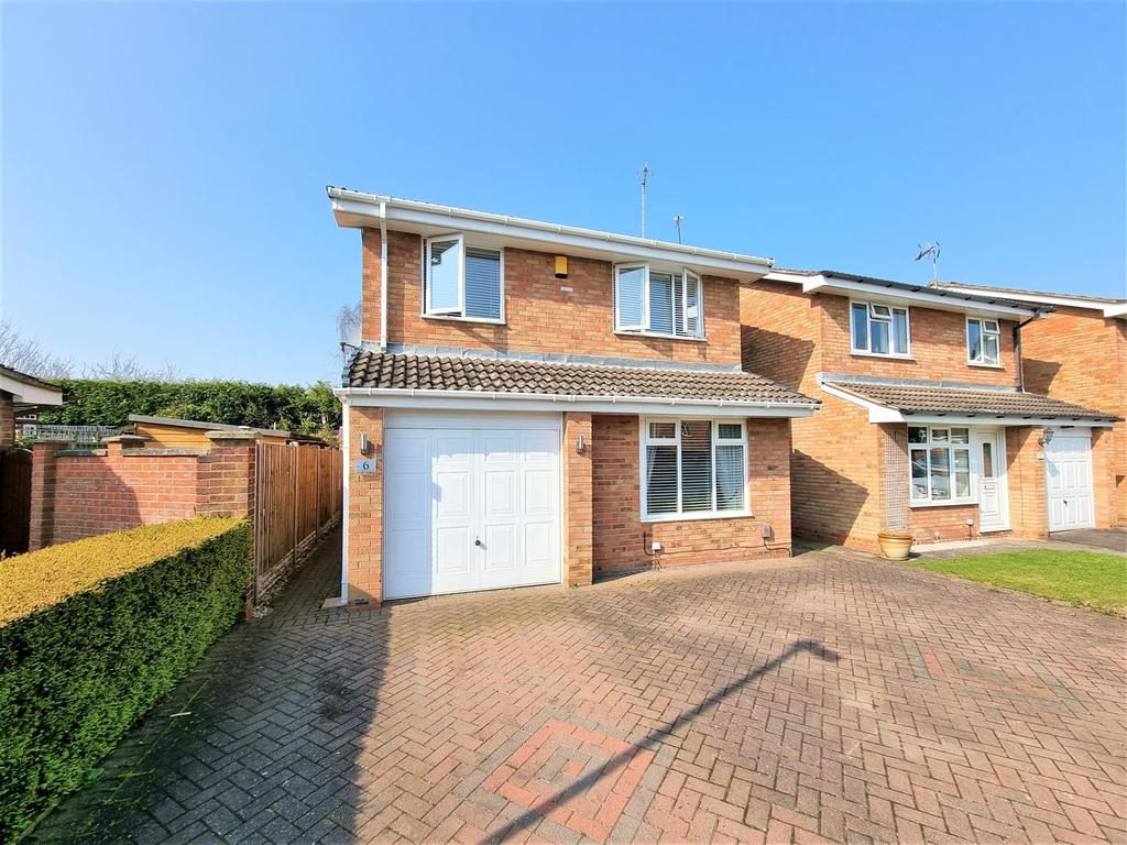 Blenheim Close, Crowhill, Nuneaton 3 bed detached house £299,950