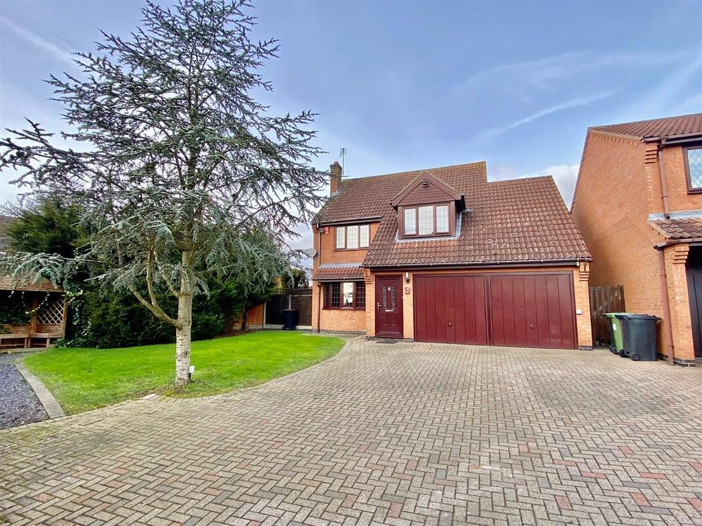 Lavenham Close, Thornhill, Nuneaton 4 bed detached house £412,500