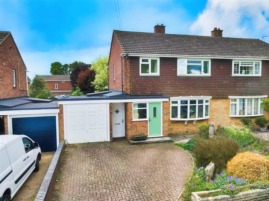 Manor Road, Toddington, Dunstable 4 bed semidetached house for sale