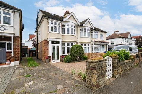 20 Balgonie Road, London, E4 7HL
