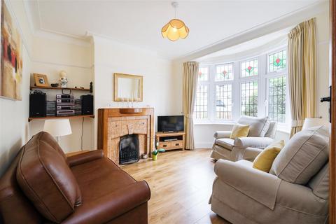 20 Balgonie Road, London, E4 7HL