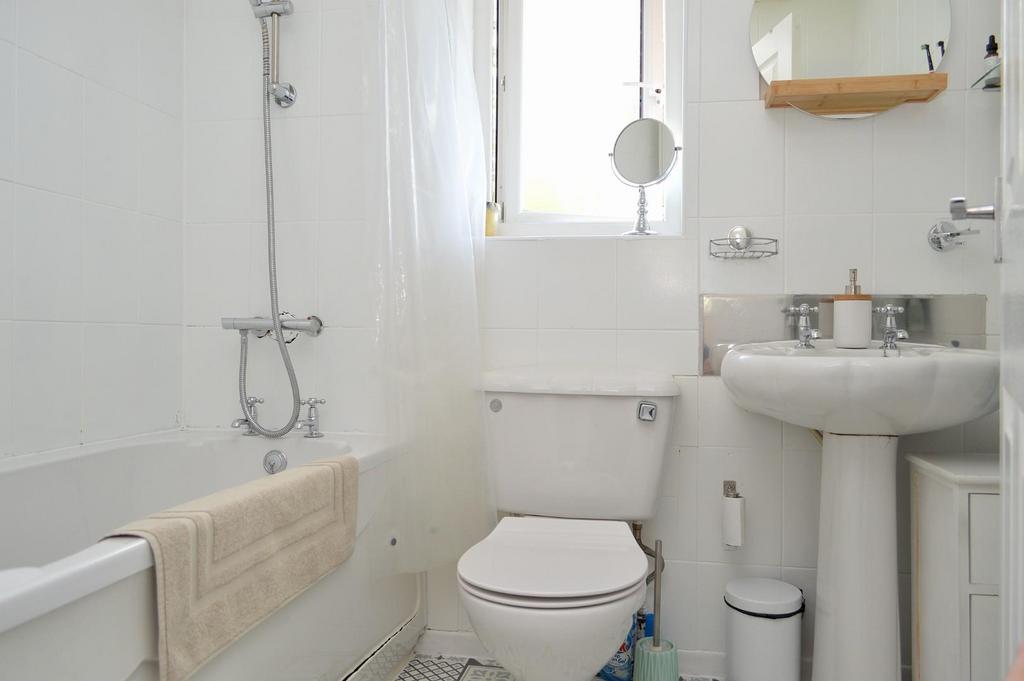 Bathroom.JPG