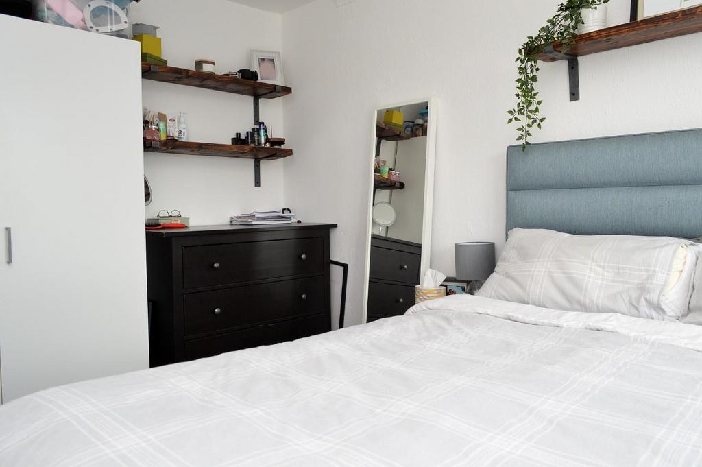 Bed 1..JPG