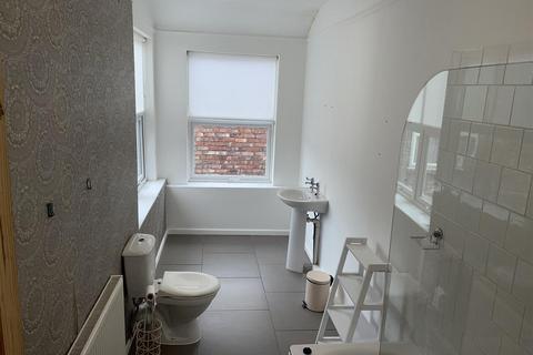 3 bedroom apartment to rent, Longmoor Lane, Fazakerley, Liverpool