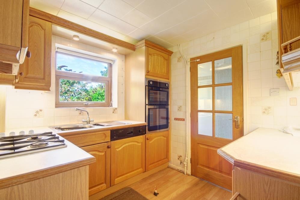 Kitchen 2.jpg