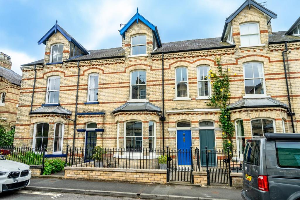 Howard Street, York 3 bed terraced house £550,000