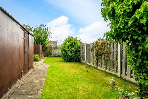 2 bedroom semi-detached house for sale - Rawcliffe Avenue, York
