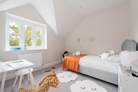 1b Denham Road, Epsom, KT17 3AA