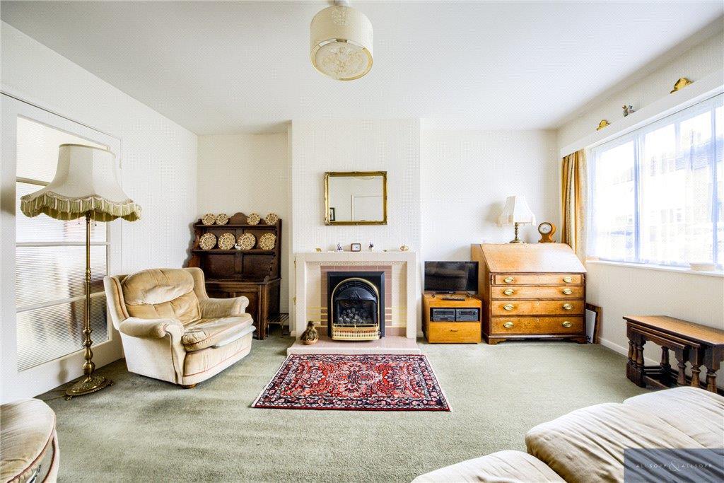 Stirling Avenue, Leamington Spa 3 bed semidetached house £365,000