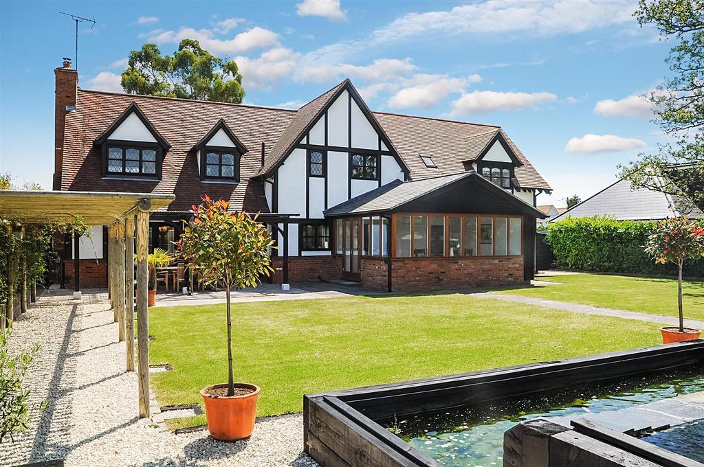 Stoney Hills, BurnhamOnCrouch 4 bed detached house £1,095,000